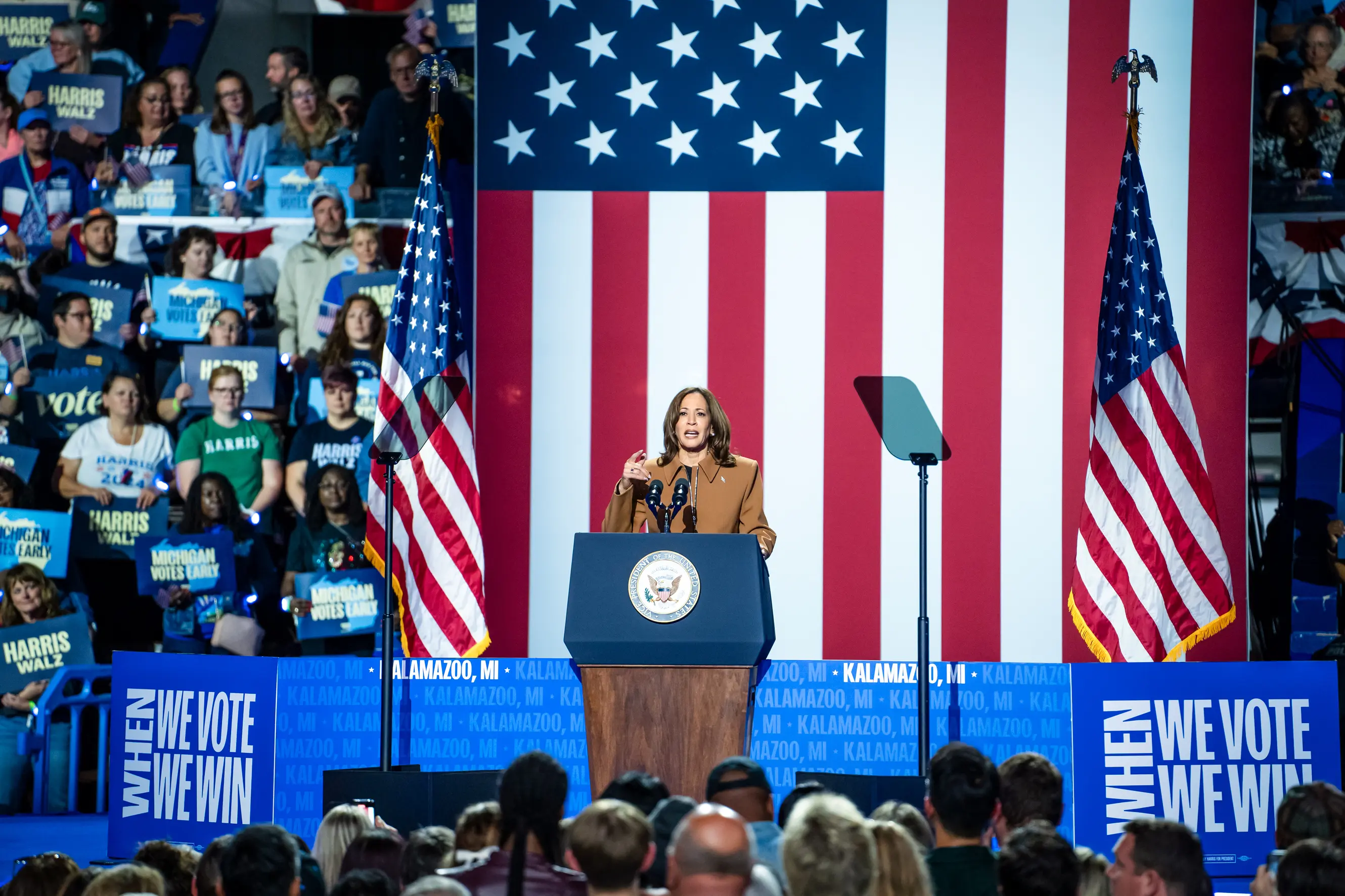 Kamala Harris em comício