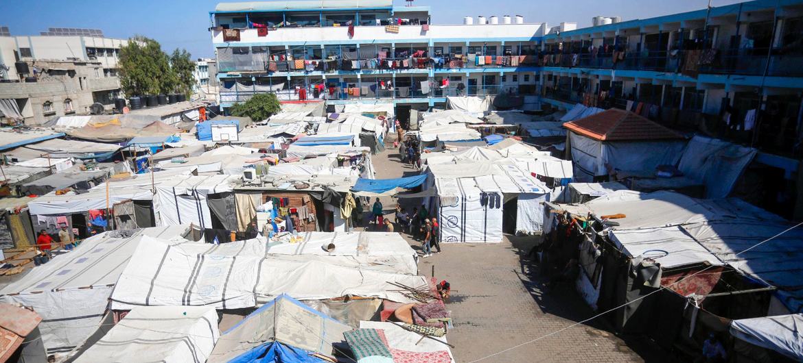 As escolas da Unrwa em Gaza estão fornecendo alojamento para famílias deslocadas As escolas da Unrwa em Gaza estão fornecendo alojamento para famílias deslocadas