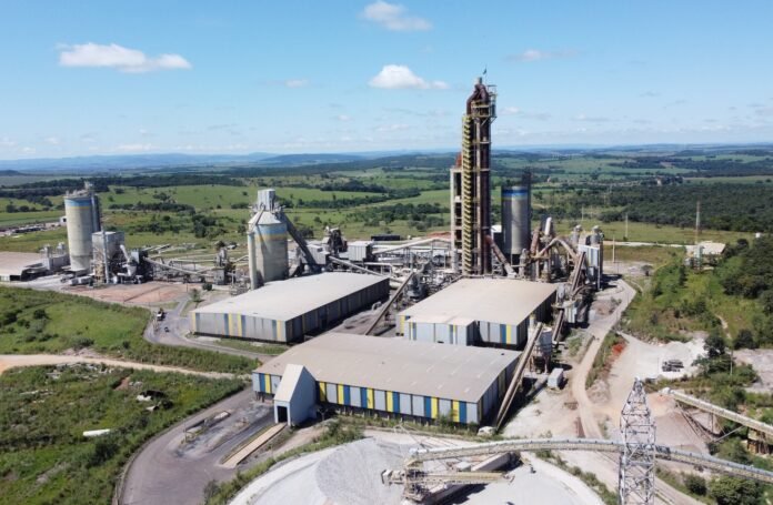 Fabrica-de-Edealina_GO-da-Votorantim-Cimentos-1.jpg