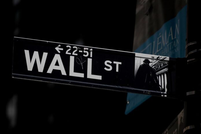 wall-street.jpg