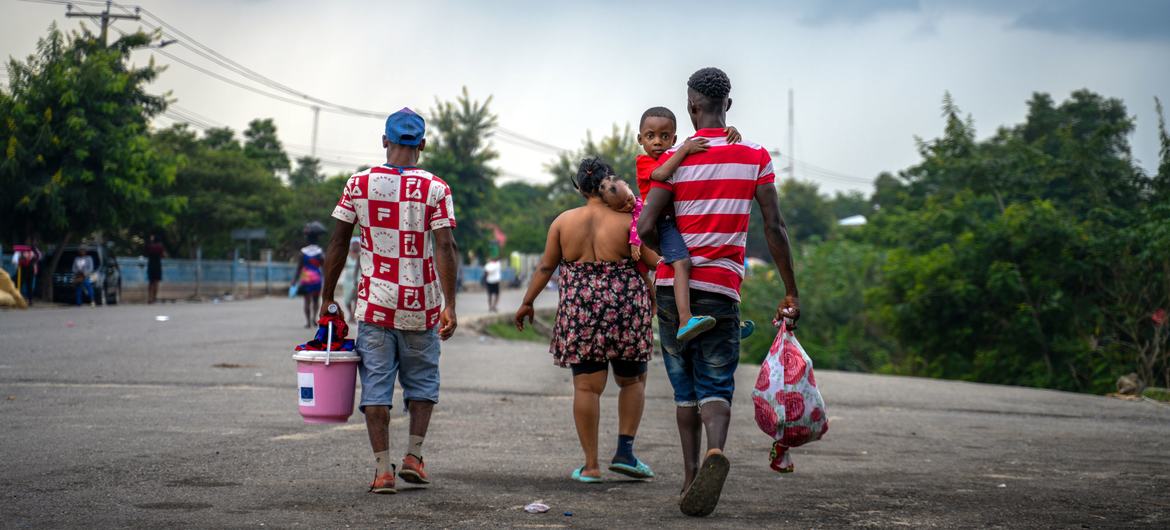 Família haitiana retorna da República Dominicana