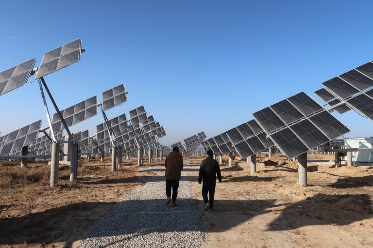Usina de energia solar em Shaanxi, China