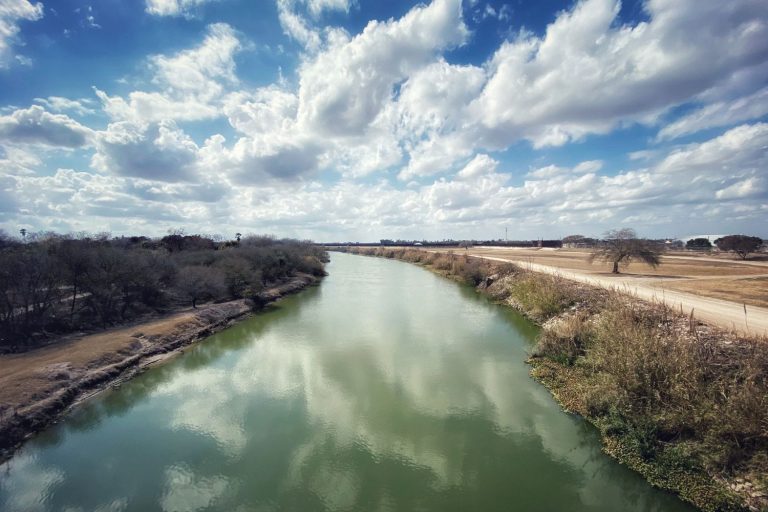 Rio Grande, na divisa entre o México e o Texas, nos EUA