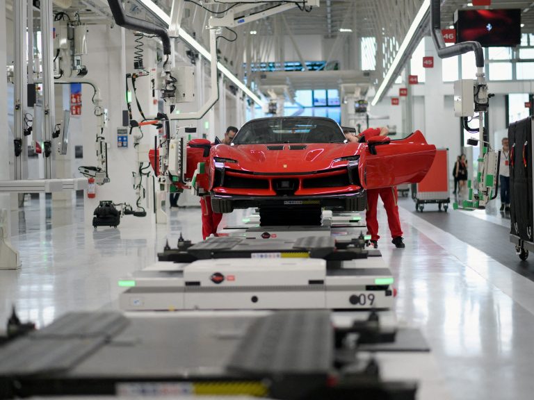 Ferrari irá lançar novo modelo elétrico