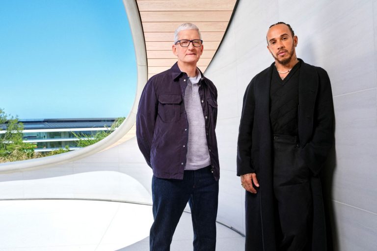 Tim Cook e Lewis Hamilton