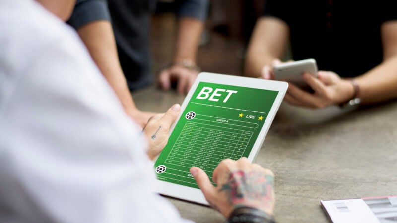 Bets ilegais são usadas por 3 em cada 4 apostadores no Brasil, diz pesquisa