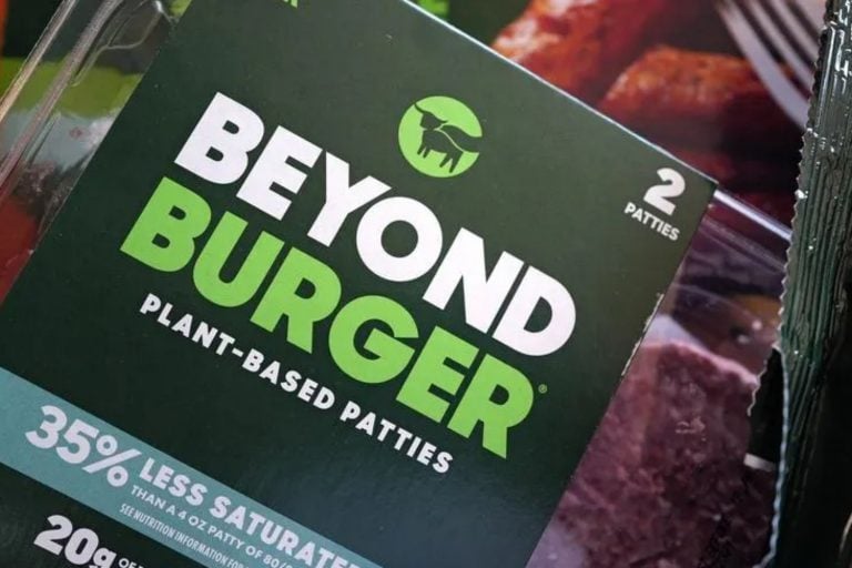 Embalagem de hambúrguer da Beyond Meat no supermercado