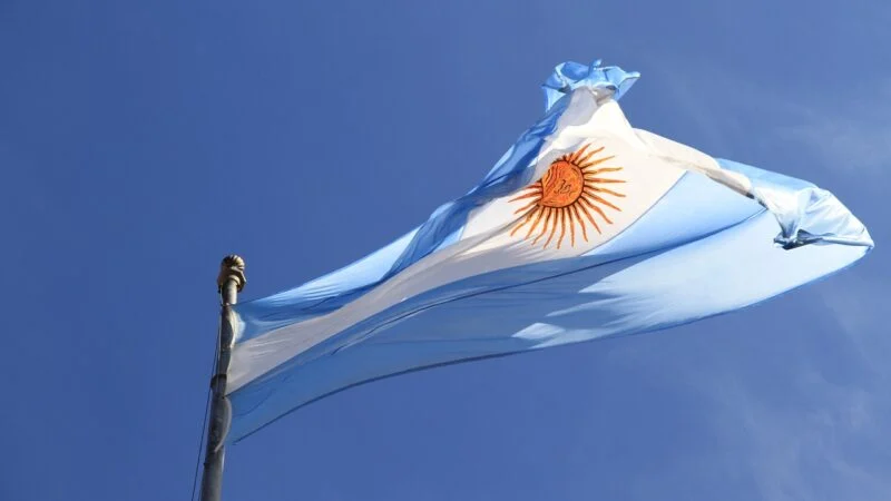 Ações de empresas argentinas disparam na bolsa e ETFs viram opção