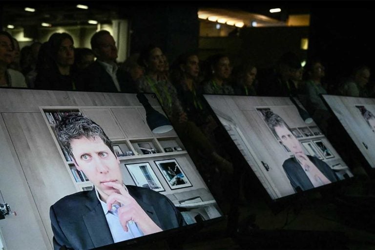 Sam Altman se comprometeu a investir um total de US$ 1,4 trilhão em data centers nos próximos anos