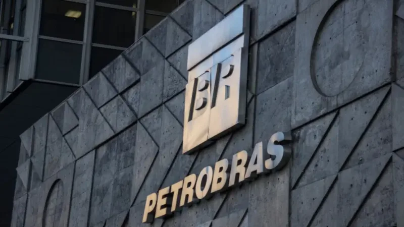 Petrobras e Shell arrematam áreas do pré-sal em leilão; entenda