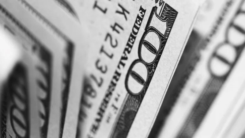 Dólar em alta nas transações internacionais