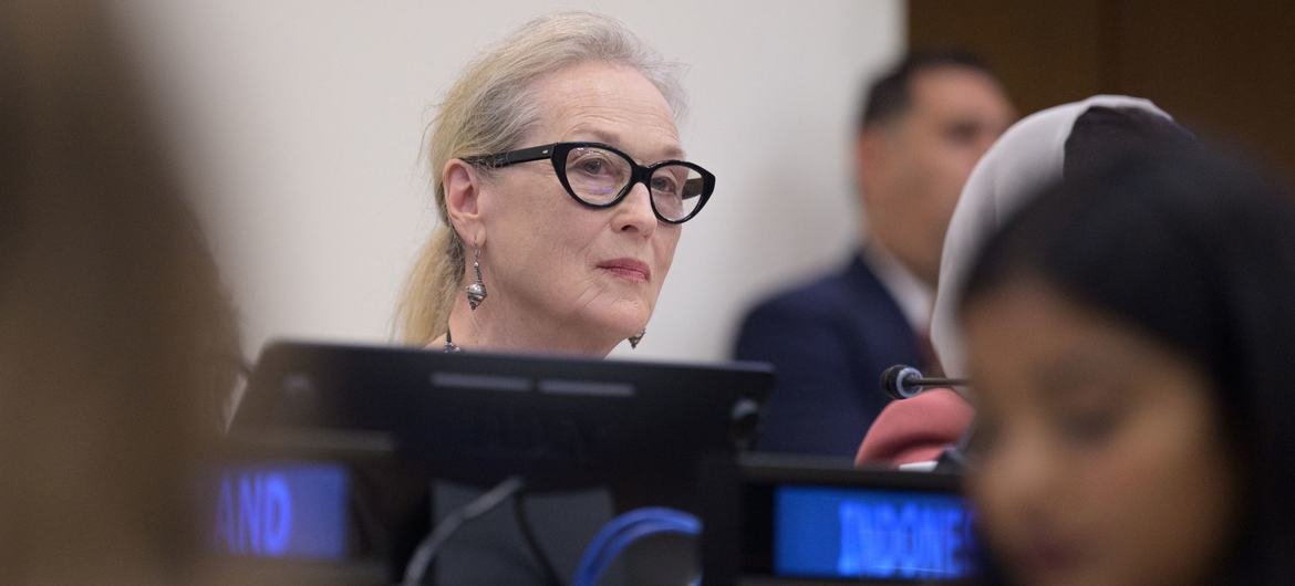 Meryl Streep em reunião sobre a inclusão das mulheres no Afeganistão