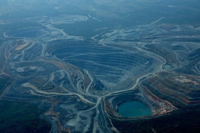 2026-02-04T222029Z_1_LYNXMPEM131G8_RTROPTP_4_VALE-SA-MINING.jpg