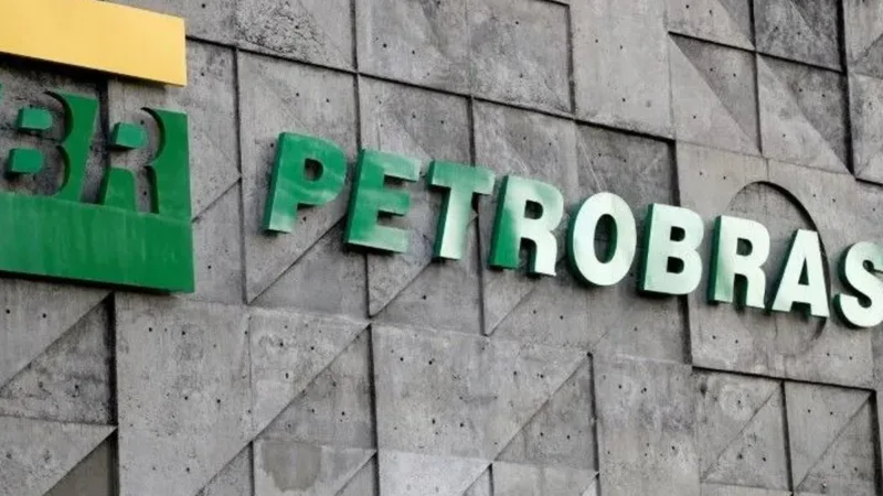 Petrobras (PETR4) acompanha petróleo e despenca mais de 5%; entenda