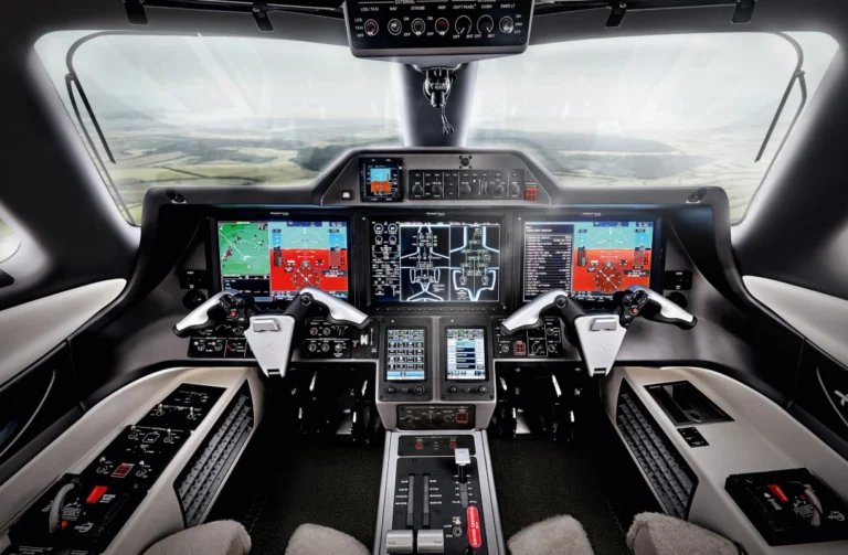 Embraer Phenom 300EV