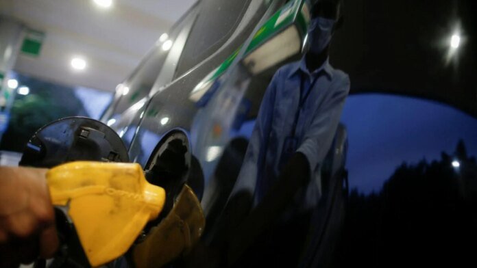 Governo Anuncia Redução de Impostos sobre Gasolina e Etanol e